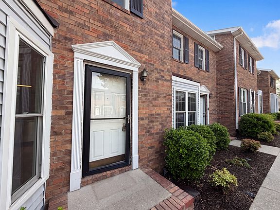 2nd image of 460 Claircrest Dr