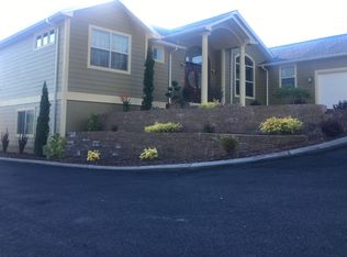 141 W Kingsbury Rd, Kelso, WA 98626