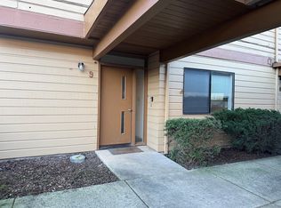 635 5th St #5, Brookings, OR 97415