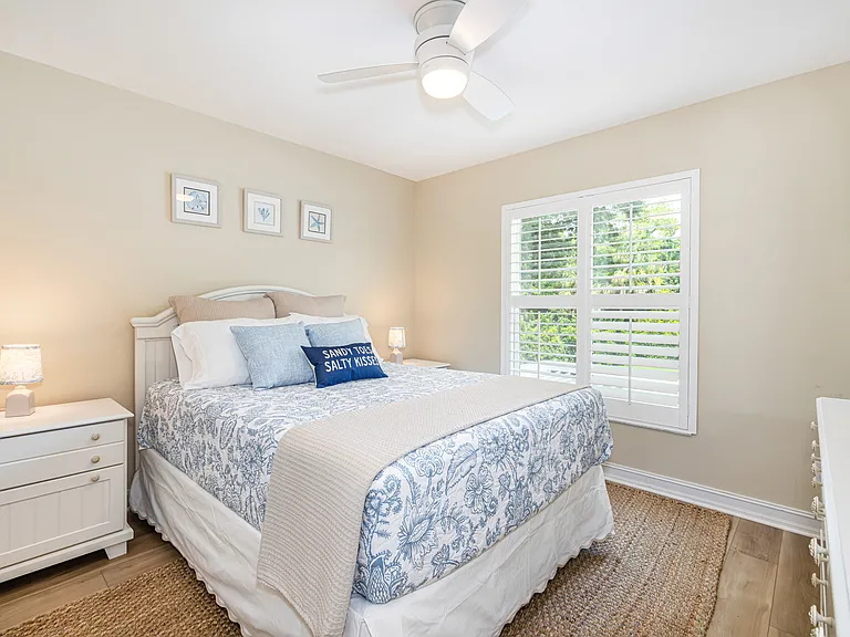 975 Tarpon Cove Dr #204 — Photo 32