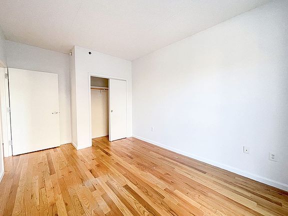 5th image of 4469 Broadway Unit 316