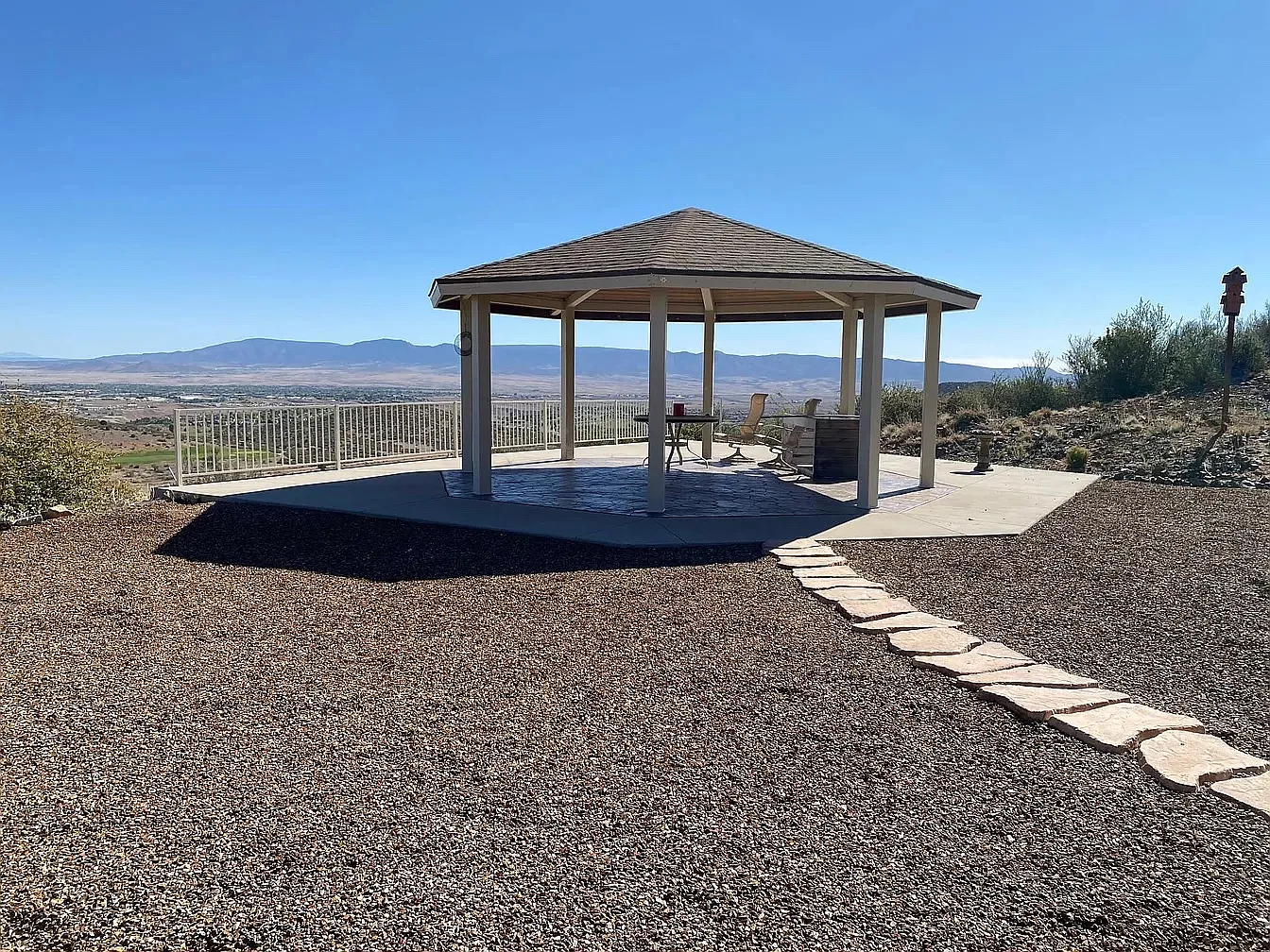 4 bed, 1955 sqft, $4,000 — Photo 1