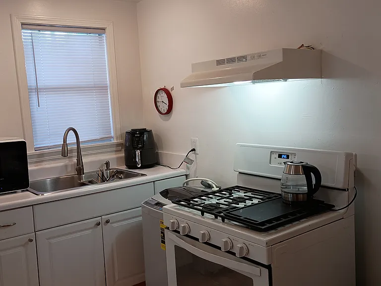 805.5 N Leverett Ave — Photo 13
