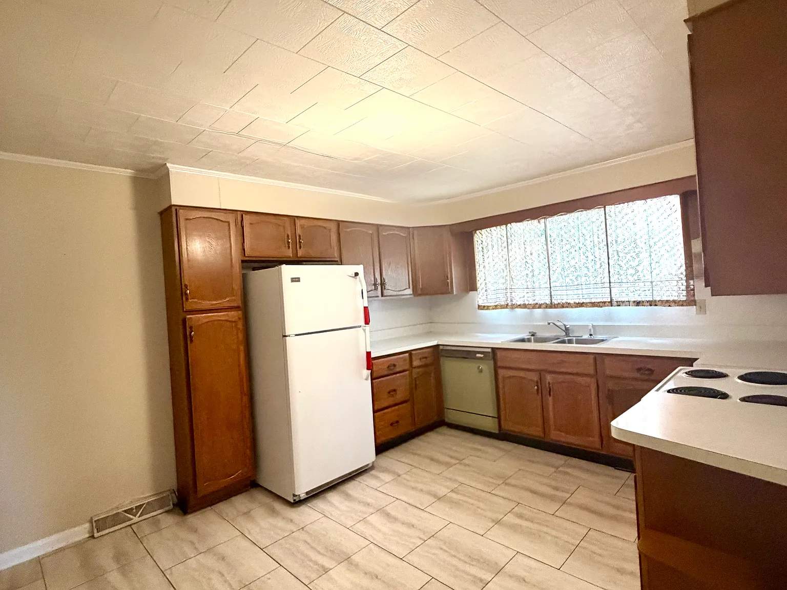 2 bed, 1034 sqft, $1,195 — Photo 3