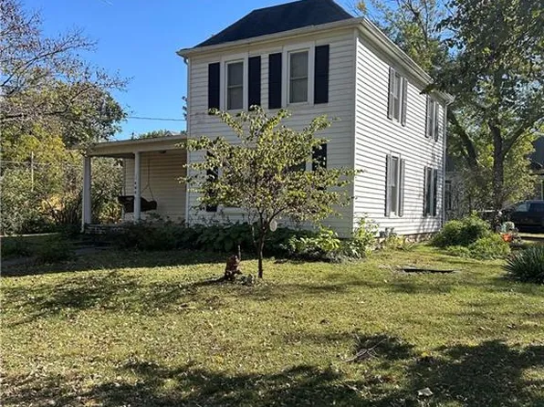 403 S Ash St, Ottawa, KS 66067
