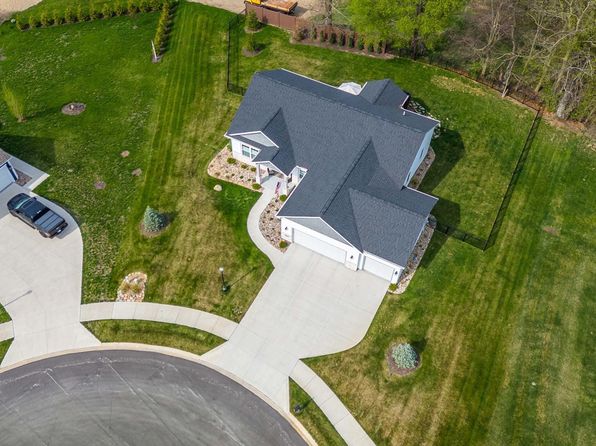 2867 E Lake Tahoe Trl, Warsaw, IN 46582