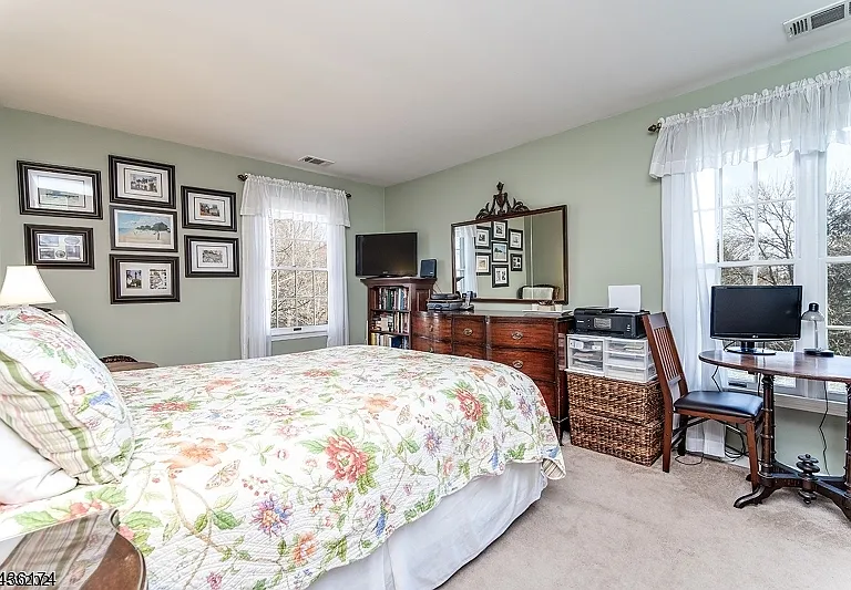 290 Potomac Dr — Photo 7