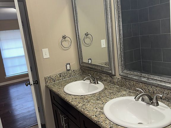 5th image of 566 S Flannery Rd APT B