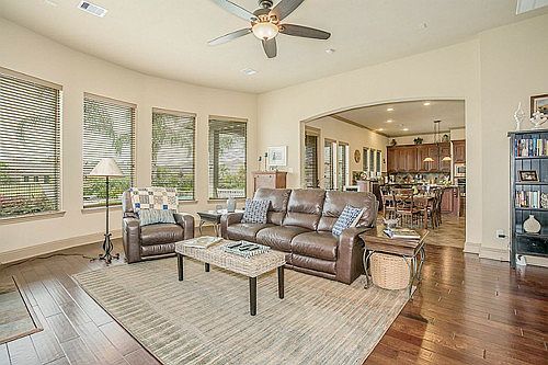 4th image of 1540 Colton Way