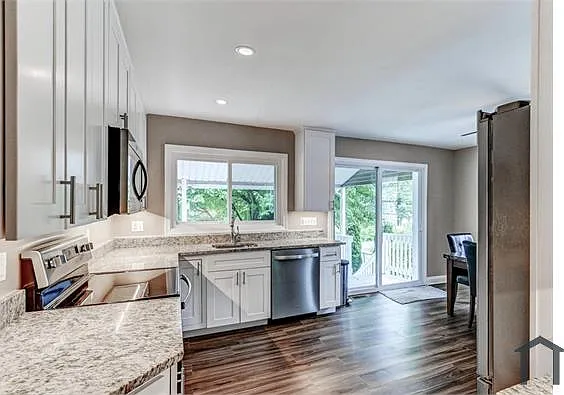1801 Darrich Dr — Photo 10