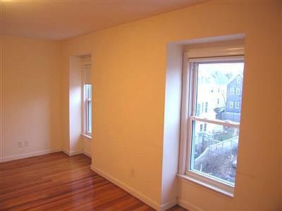 2nd image of 5 Locke St #3M