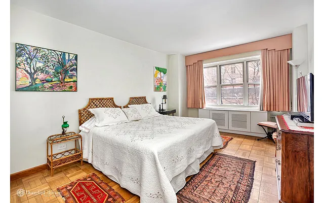 Sold by Douglas Elliman | media 14