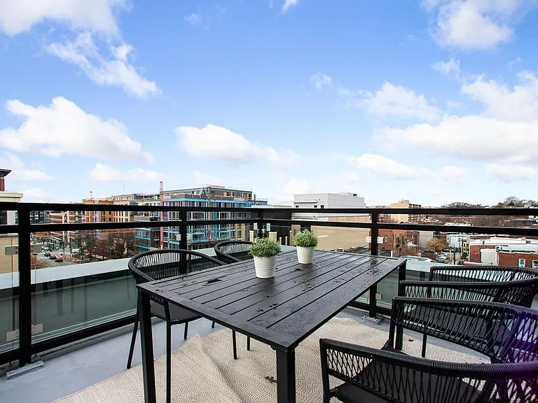 Madrona Apartments — Photo 13