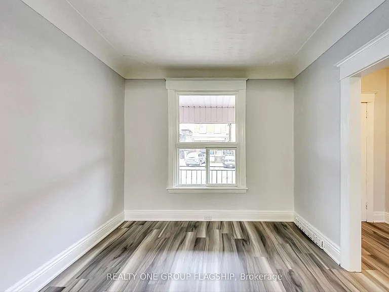 16 Huntley St — Photo 10