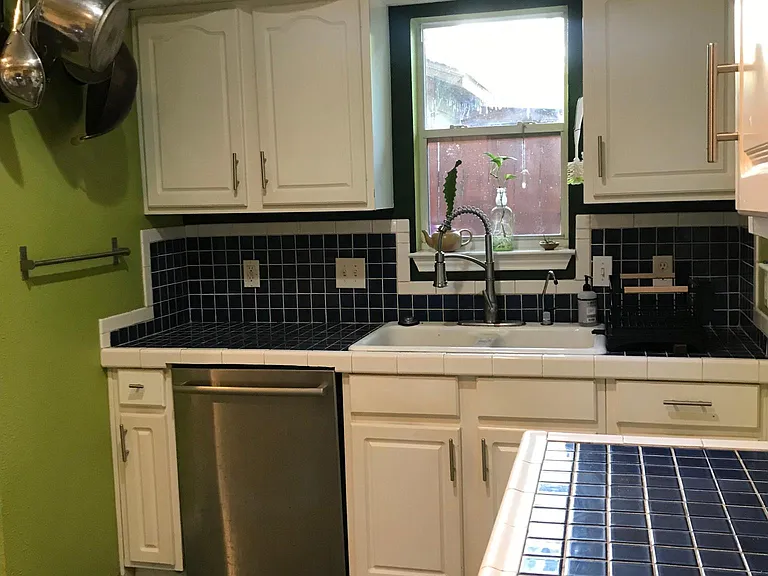 1405 Deloney St — Photo 9