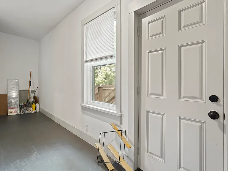 902 E Bolton St #A — Photo 52