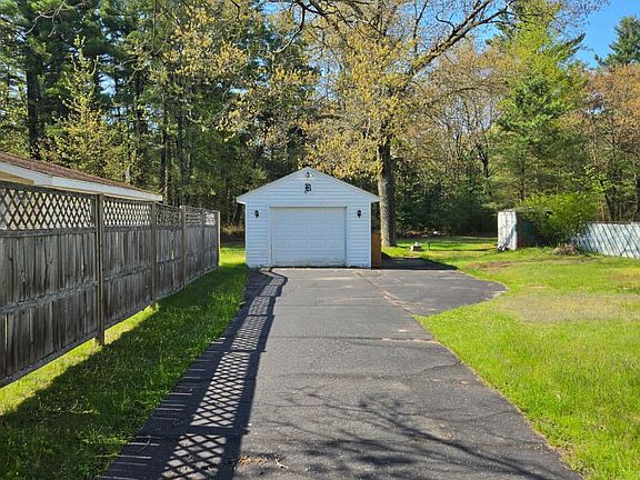 2nd image of 4710 Mackenzie Rd