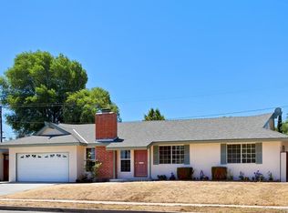 370 E Hacienda Dr, Corona, CA 92879