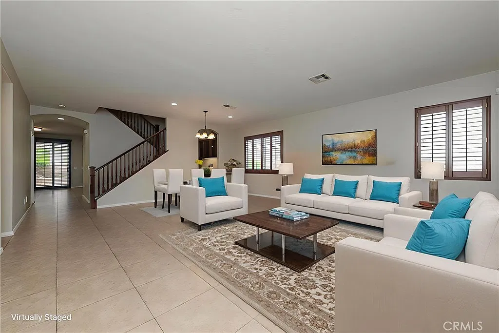4 bed, 4693 sqft, $5,300 — Photo 4