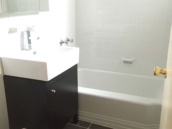 3rd image of 470 Ocean Ave APT Le7