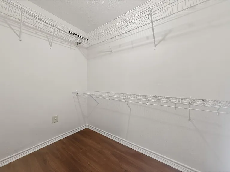 418 Texas St — Photo 6