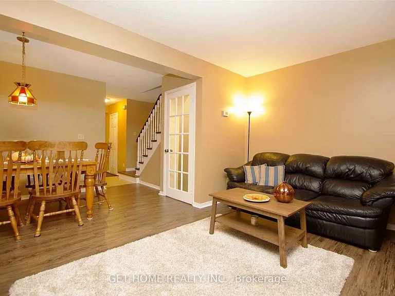 1310 Charter Cres — Photo 17