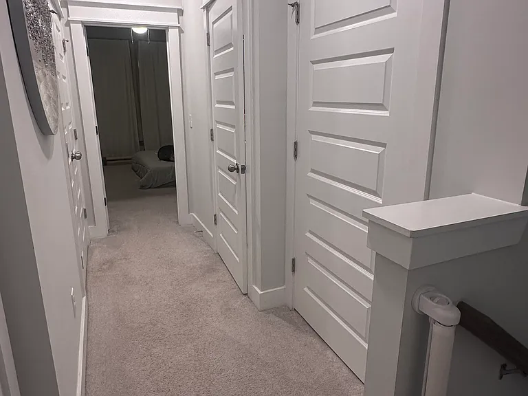 hallway between bedrooms