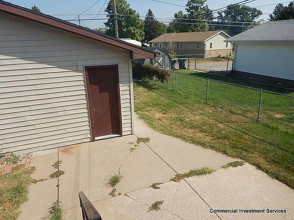 4th image of 905 Grande Ave