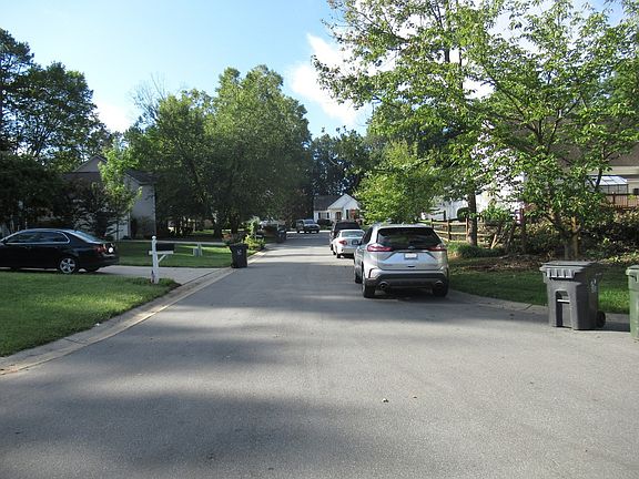 4th image of 16912 Taft Ct