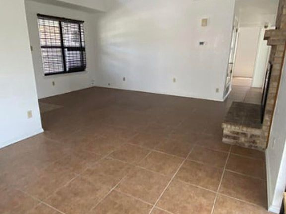 4th image of 1825 Piedra Roja St