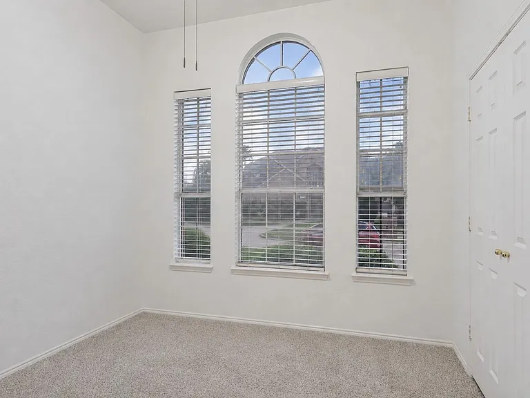 6257 Dark Forest Dr — Photo 5