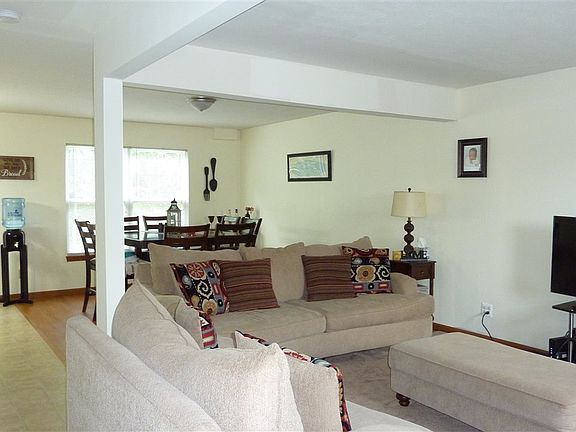 4th image of 3043 Carol Pl