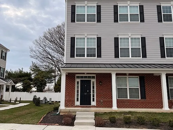 747 McComb Pl, Claymont, DE 19703