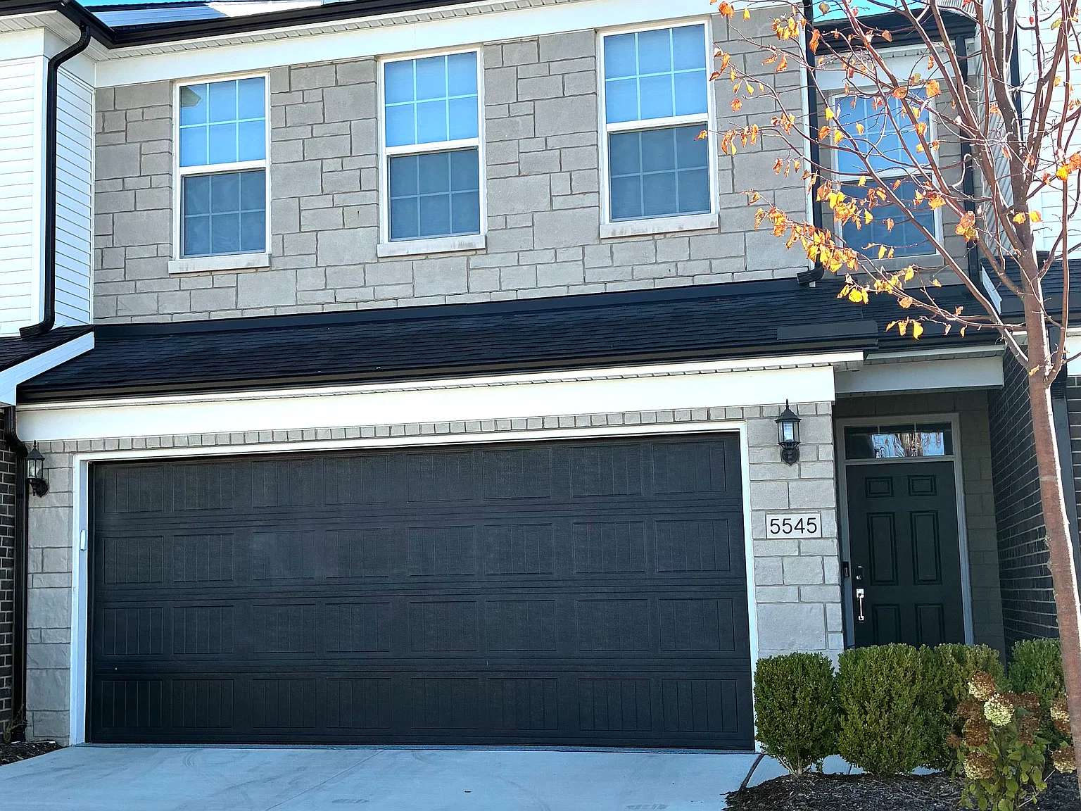 3 bed, 2.5 bath, 2000 sqft, $3,200 — Photo 1