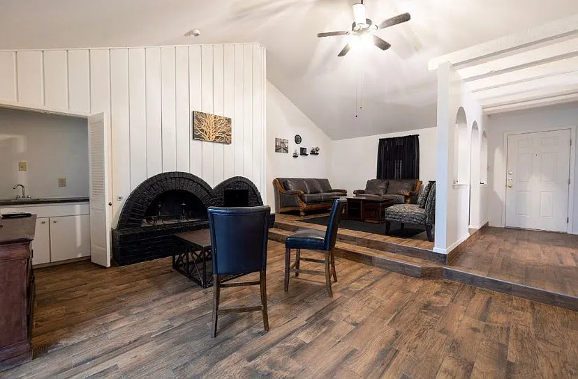 3 bed, 1576 sqft, $2,100 — Photo 2