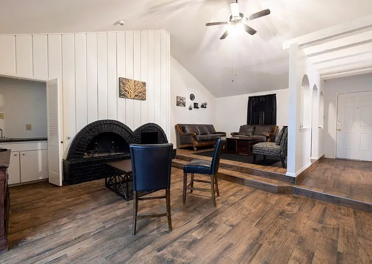 8302 El Retiro Dr — Photo 2