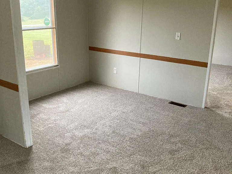 211 Walnut Grove Ln — Photo 4
