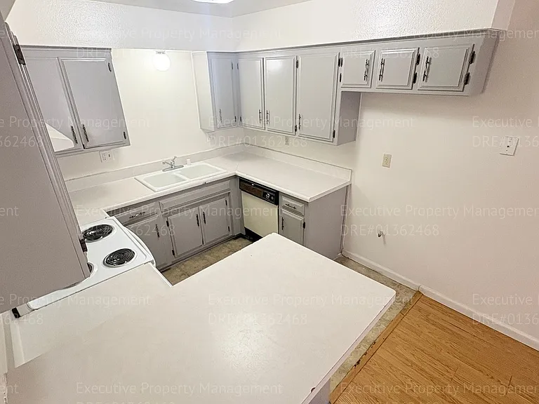 2425 Westholme Blvd — Photo 34