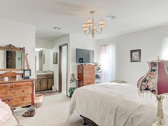 2nd image of 11304 Bel Air Pl