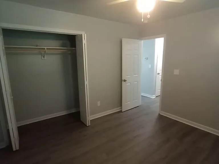 223 Woodview Ave — Photo 11