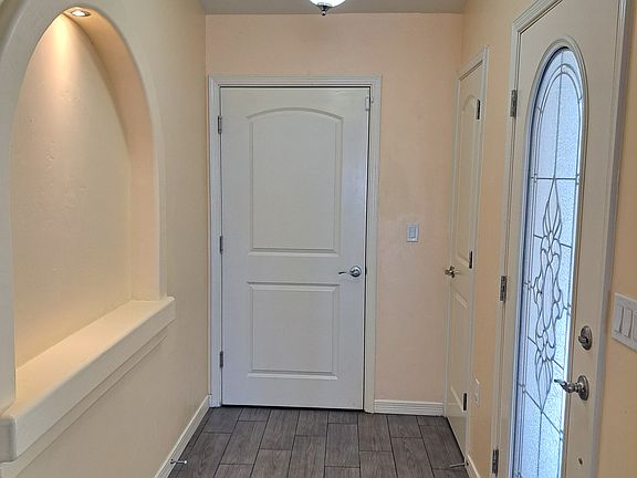 5th image of 2225 Dakota Dr #D