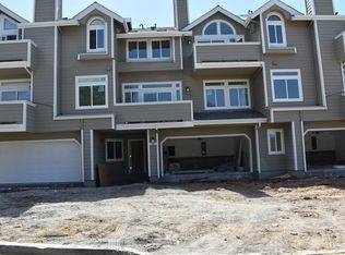 2097 Stonefield Ln #2097, Santa Rosa, CA 95403