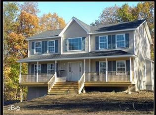 7 Peaceful Ct, Wallkill, NY 12589