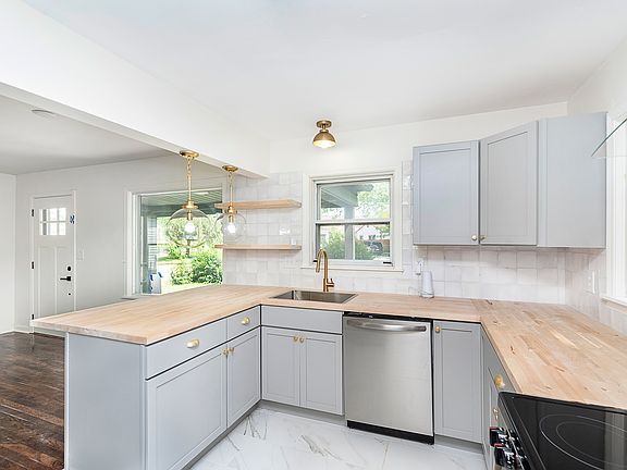 5th image of 1718 N Whittier Pl