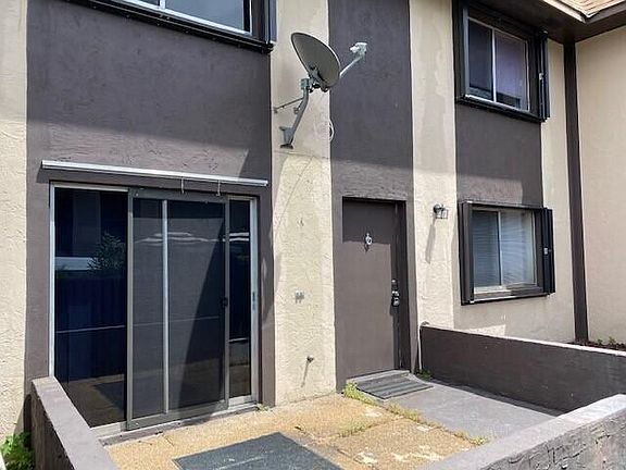 2nd image of 2144 Sherwood Forest Blvd APT 5