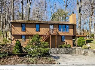 87 N Lake Shore Dr, Brookfield, CT 06804