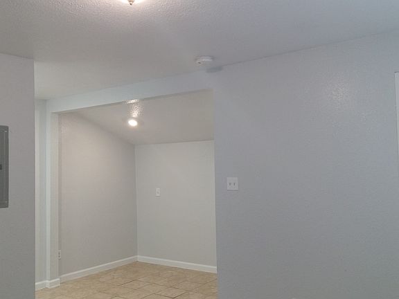 4th image of 1829 Santiago St