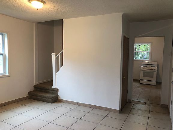 3rd image of 1817 Erie Ave