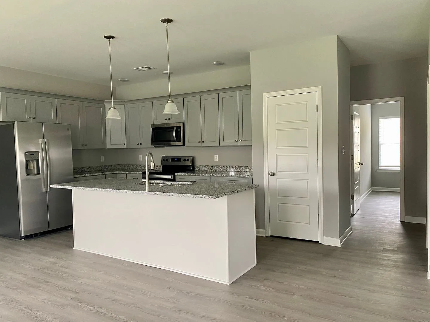 4 bed, 2 bath home built in 2022 in Atoka — Photo 4