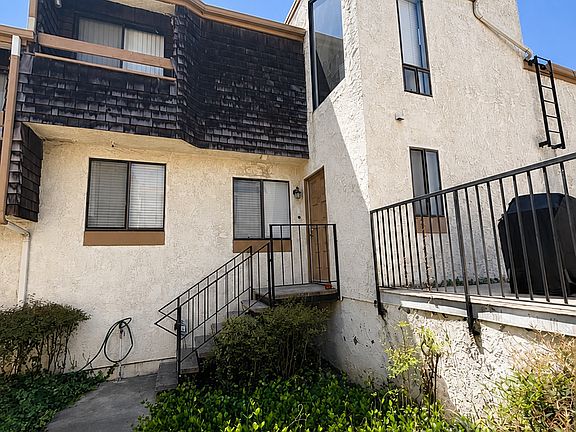 3rd image of 950 W Lambert Rd Unit 27